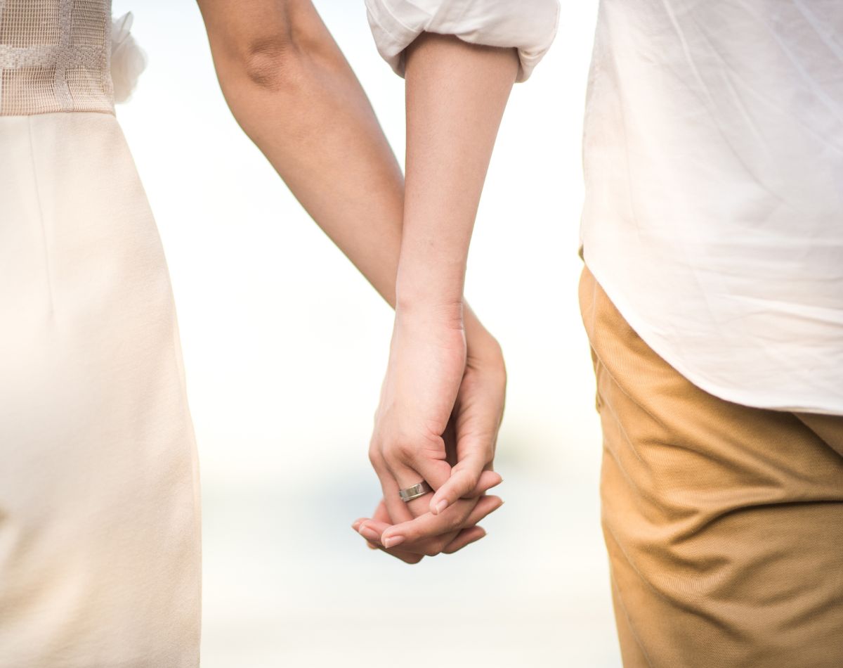 Amor Conjugal: Espelho do Divino e Dialética da Realização Humana